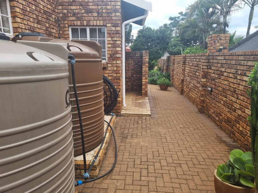 4 Bedroom Property for Sale in Geelhoutpark North West